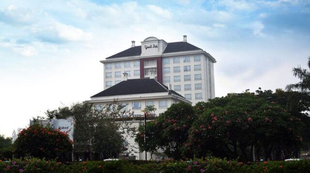 grand zuri hotel