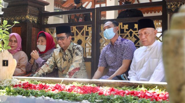 Mahfud ziarah