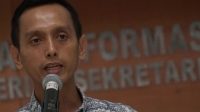 ketua-badan-pengurus-centra-initiative-al-araf-dianugerahi-p-hvlw